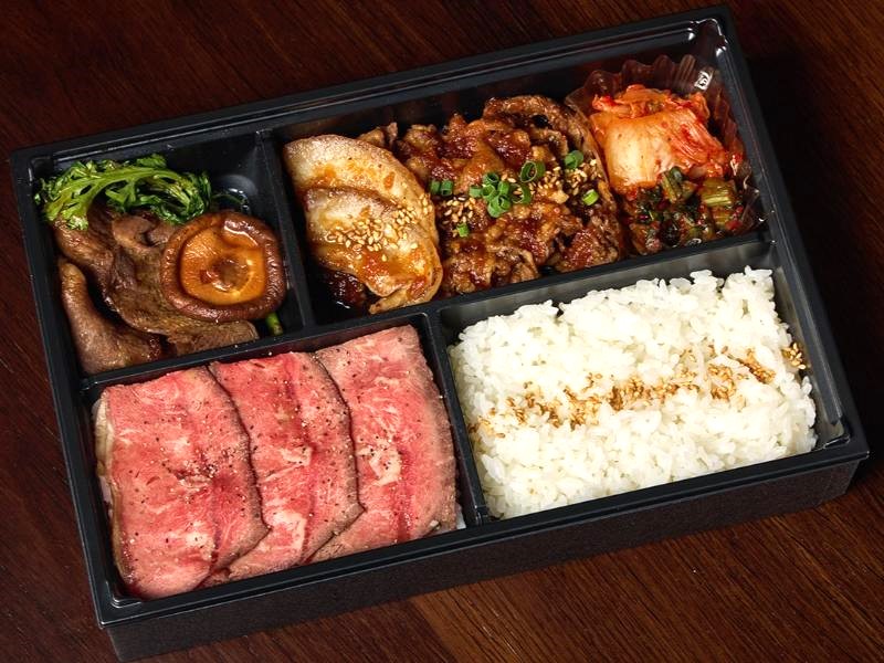 KINTAN初！！トリプル幕の内弁当