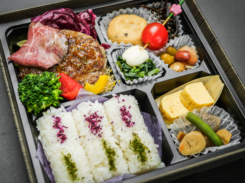 手ごねハンバーグと牛のせご飯御膳