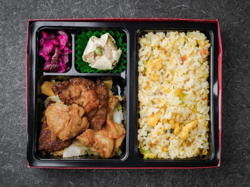 炒飯と油淋鶏（ﾕｰﾘﾝｼﾞｰ）のお弁当