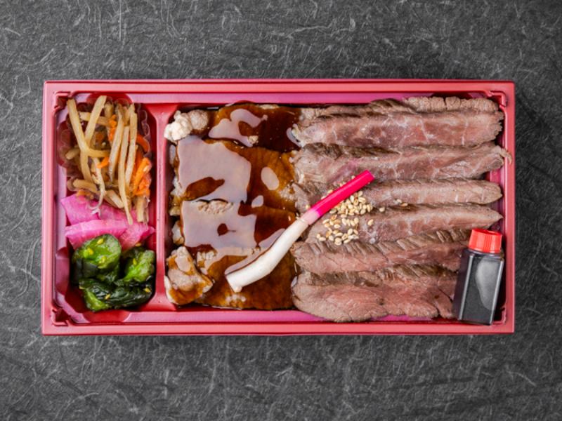 A5等級黒毛和牛 赤身ステーキとカルビのコンビ弁当