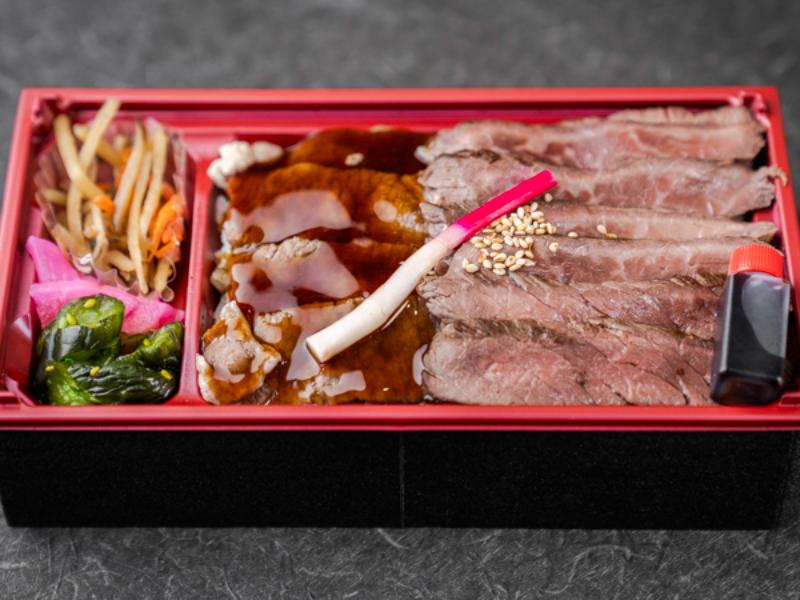 A5等級黒毛和牛 赤身ステーキとカルビのコンビ弁当