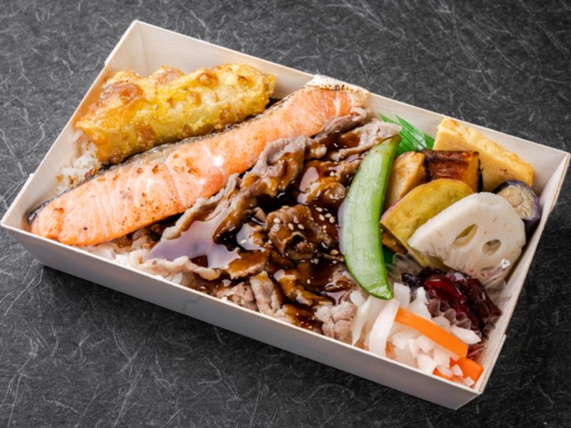 特選のり弁 A5等級黒毛和牛焼肉＆鮭