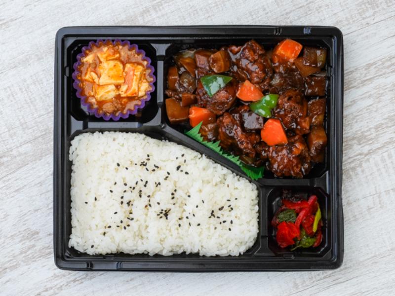 黒酢の酢鶏弁当