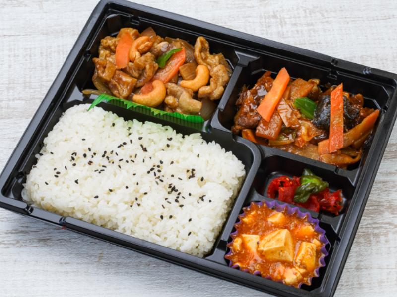 【厳選】Wメイン中華弁当（鶏肉とカシュ―ナッツ炒め＆ホイコーロー）