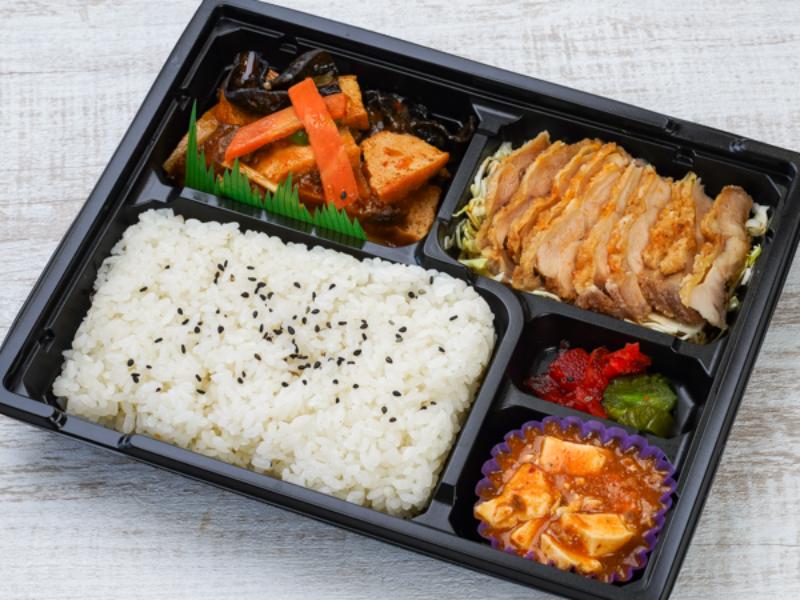 【厳選】Wメイン中華弁当（揚げ豆腐の四川風炒め＆油淋鶏）