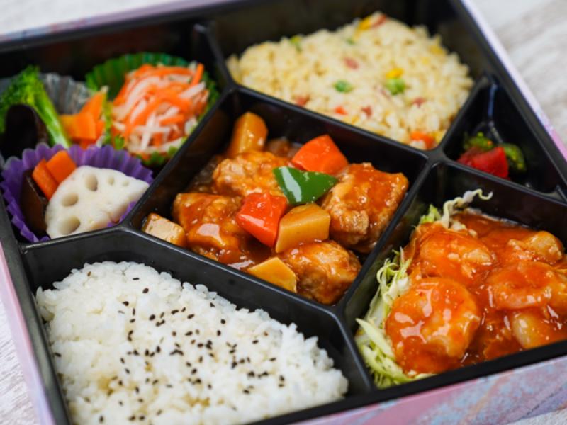 【特製 幕の内弁当】海老のチリソースと酢豚の弁当