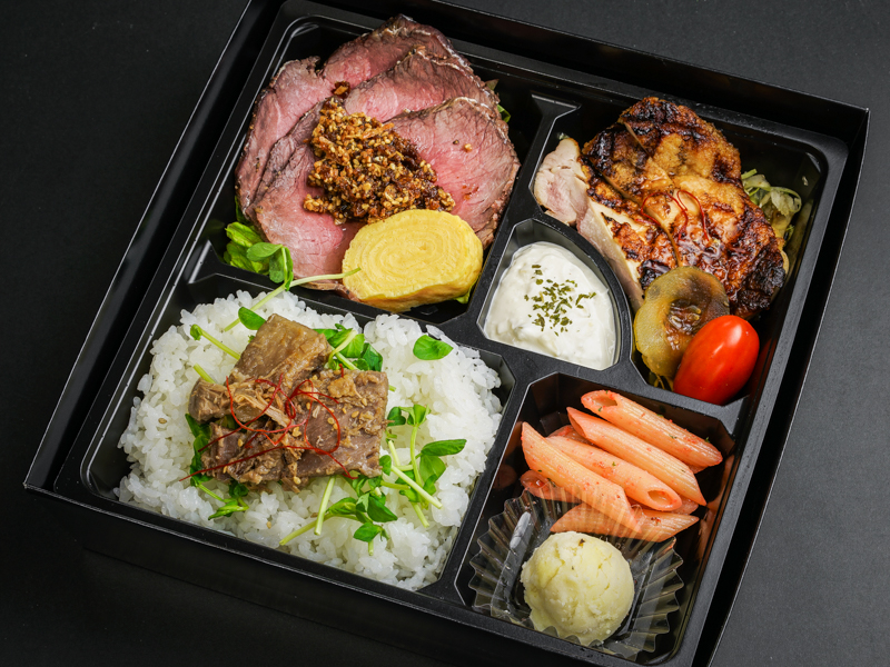 アンガス牛ローストビーフ＆炭火焼チキン弁当