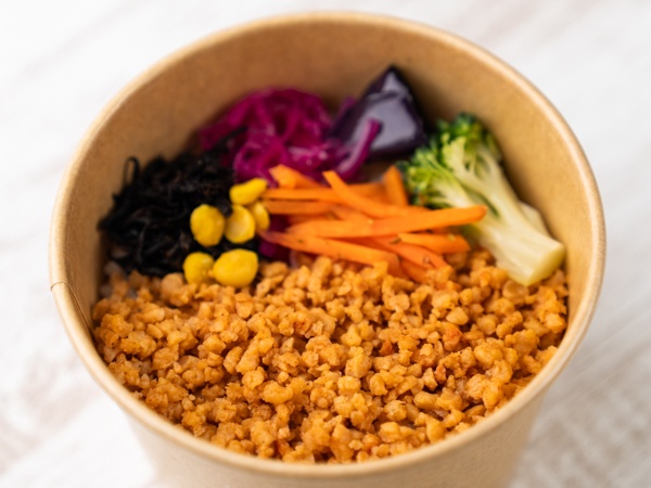 彩り野菜とヴィーガンビビンバの弁当