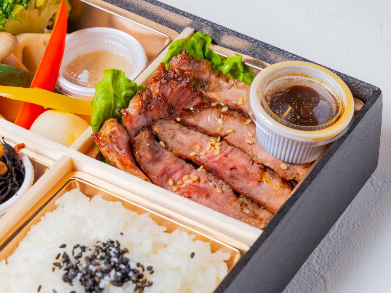 季節の副菜白ごはんとステーキ和御膳