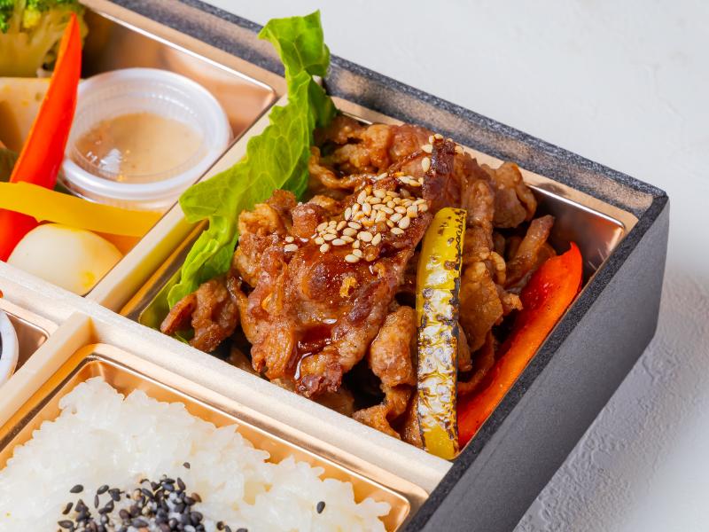 季節の副菜白ごはんと焼肉御膳