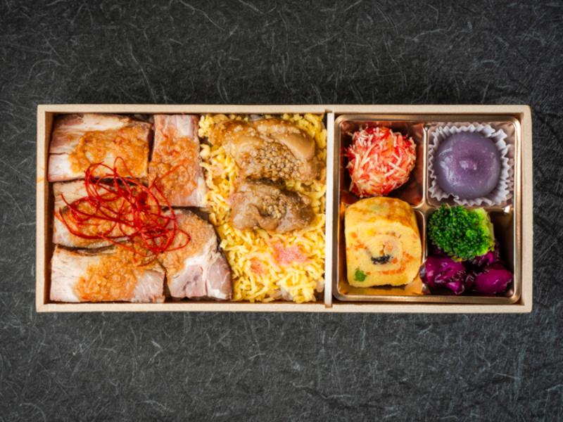 四元豚モモの低温調理味噌焼きと若鶏照り焼きの彩り弁当