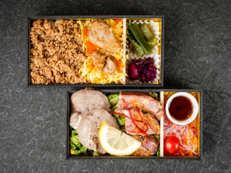 四種のお肉の2段彩り弁当（牛タン、豚ロース、鳥照り焼き、鶏そぼろ）