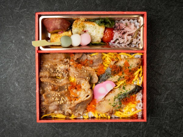 牛カルビと鰻彩り弁当