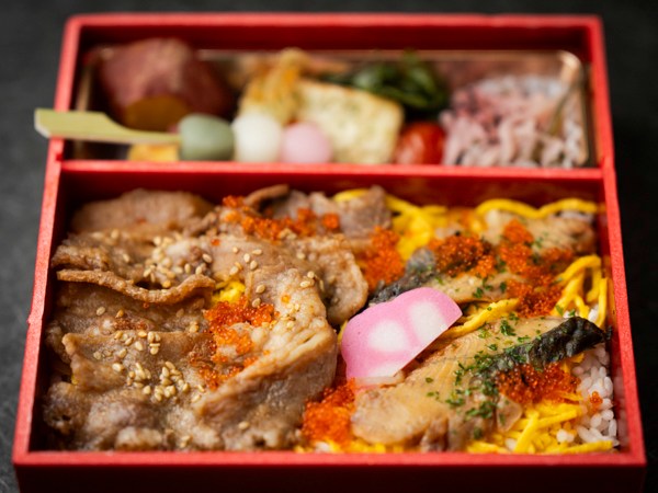 牛カルビと鰻彩り弁当