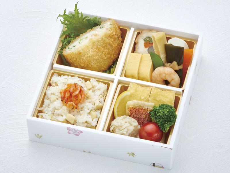 豆腐海老カツや湯葉揚げと季節の炊き込み御飯弁当