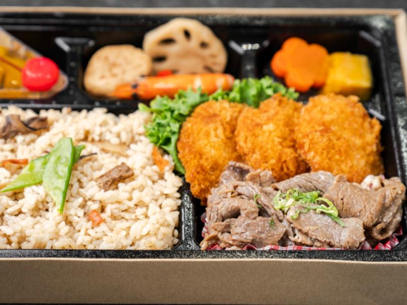 こだわりの牛しぐれとヒレカツ御膳