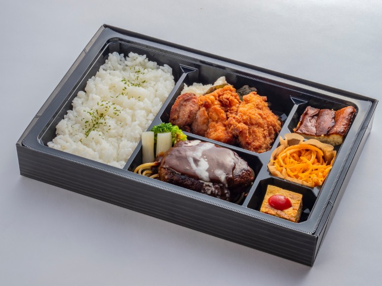 日南鶏のフライドチキン＆有田牛の自家製ハンバーグ