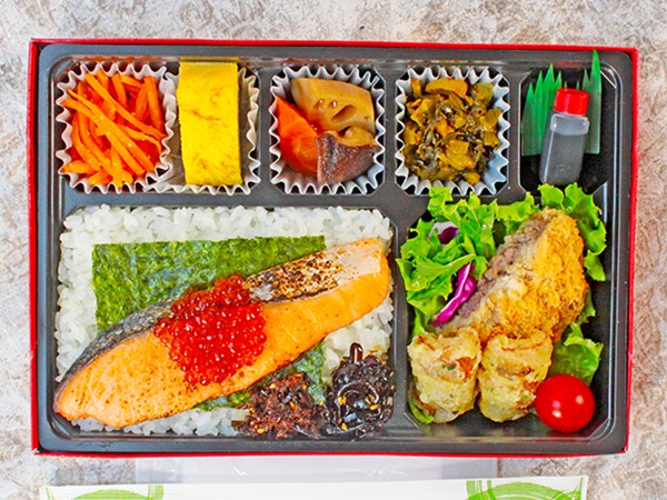 こぼれいくらのしゃけのり弁当