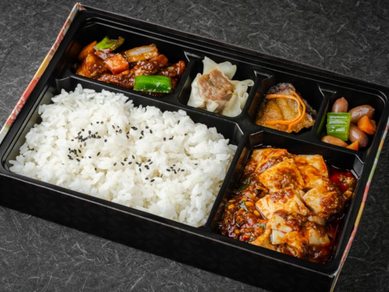 【選べるご飯】本格麻婆豆腐と鶏肉の甘みそ炒め弁当