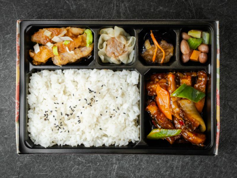 茄子の四川風炒めと油淋鶏弁当