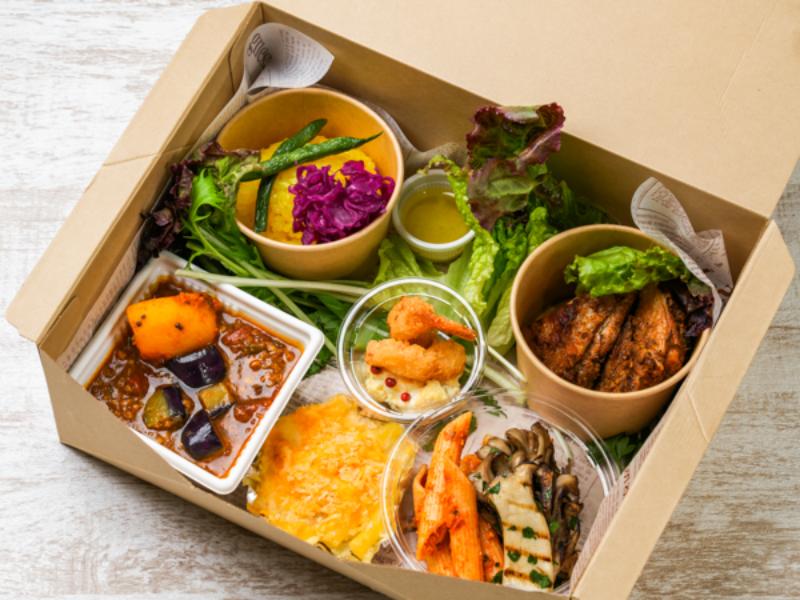 お一人様オードブルBOX〜クラフトキーマカレー＆エビフライ＆チキンケバブグリル