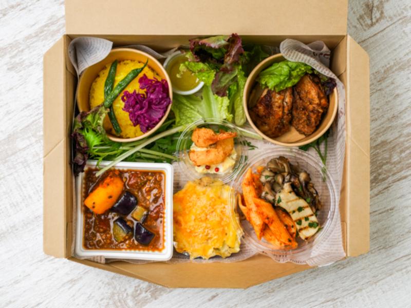 お一人様オードブルBOX〜クラフトキーマカレー＆エビフライ＆チキンケバブグリル