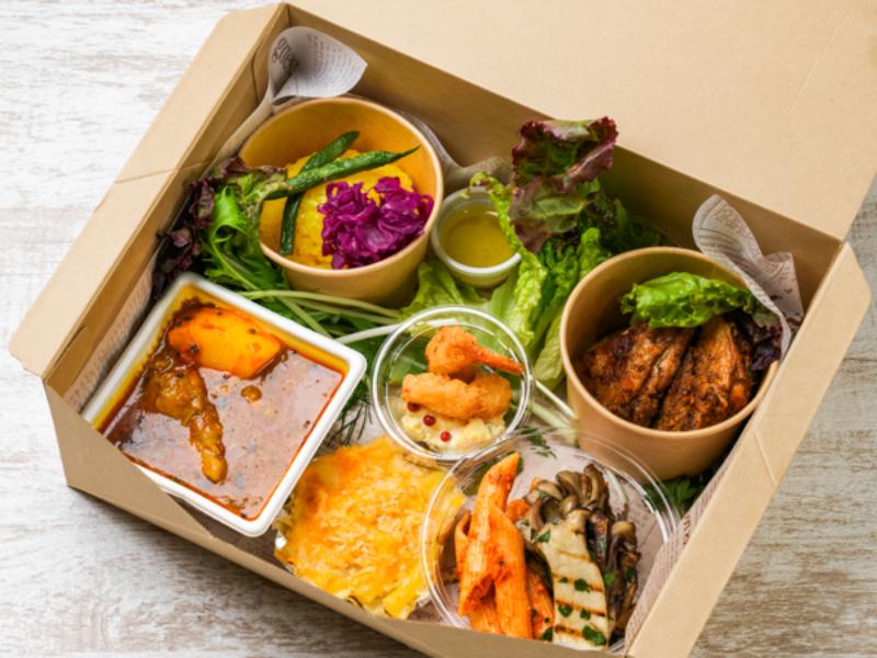 お一人様オードブルBOX〜南インド風チキンカレー＆エビフライ＆チキンケバブグリル