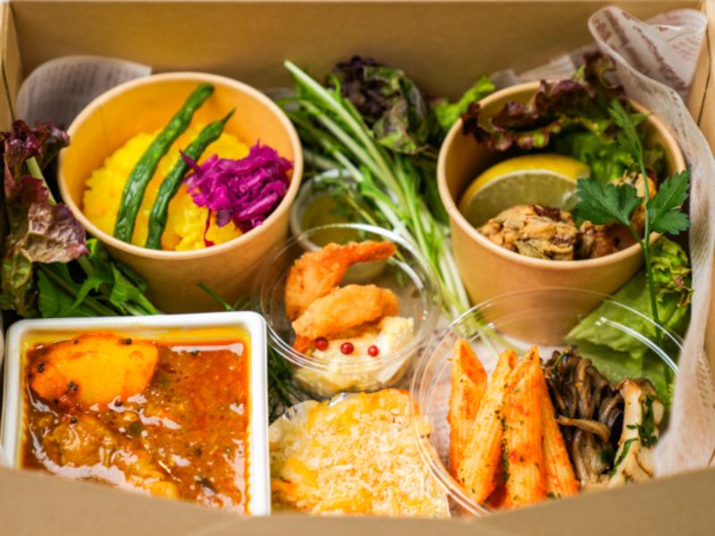 お一人様オードブルBOX〜南インド風チキンカレー＆エビフライ＆タイ風唐揚