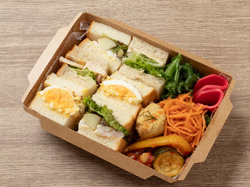 5種のデリ付きサンドイッチBOX【たまご＆海老アボカド＆チリチキン】