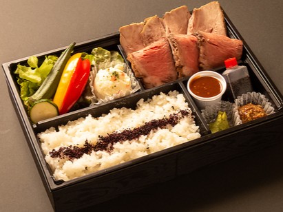 牛肉と豚肉のロースト