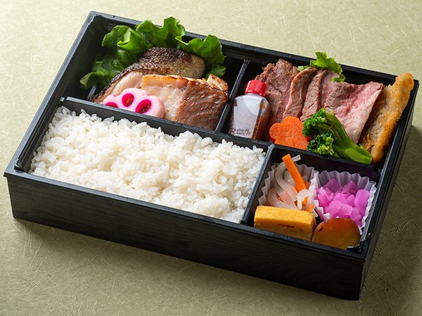 季節のおまかせ鮮魚2種西京漬と特製ステーキ弁当