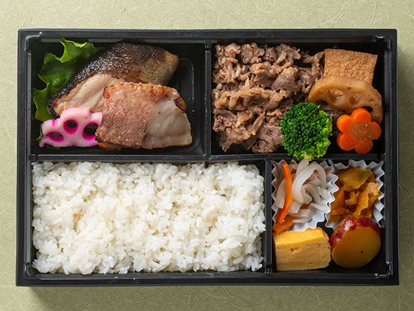 季節のおまかせ鮮魚2種西京漬と黒毛和牛すき焼き弁当