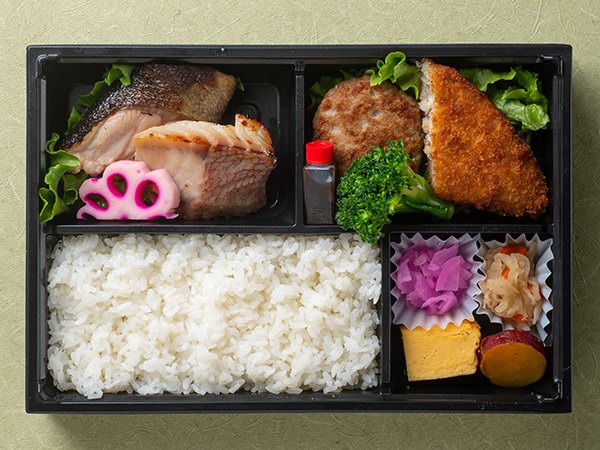 季節のおまかせ鮮魚2種西京漬とハンバーグ弁当