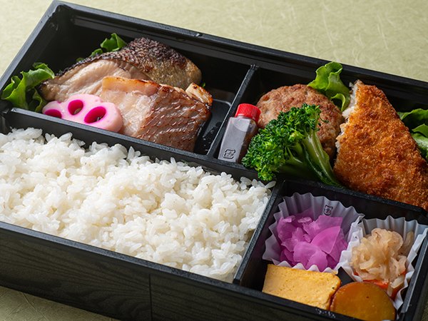 季節のおまかせ鮮魚2種西京漬とハンバーグ弁当