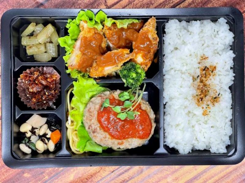 WメインのＤＸとんかつ＆ハンバーグ