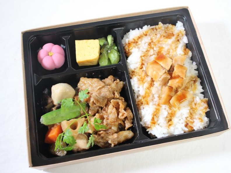 特選トロ牛上カルビ焼肉と焼き鳥ごはん弁当