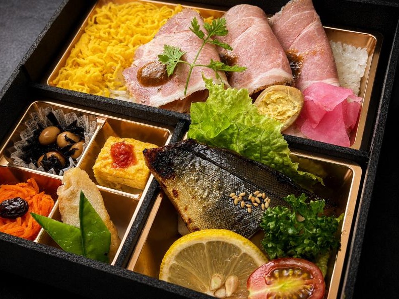 しっとりローストポークと季節魚西京焼の彩り幕ノ内膳