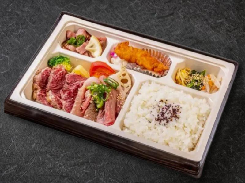 厳選牛ハラミステーキと炙り和牛コウネの相盛り弁当