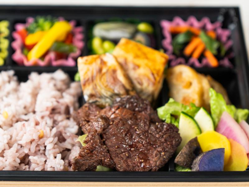 【2種御膳】和牛カルビとサバの味噌煮　三浦野菜を添えて（十六穀米）