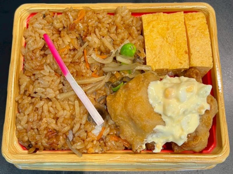 しめじ＆きんぴらの炊き込みご飯チキン南蛮弁当