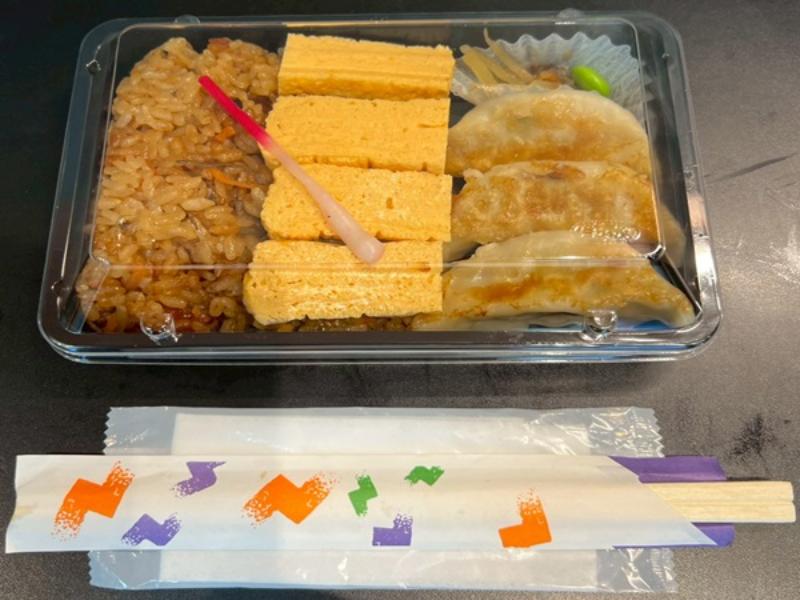 しめじ＆きんぴらの炊き込みご飯餃子弁当