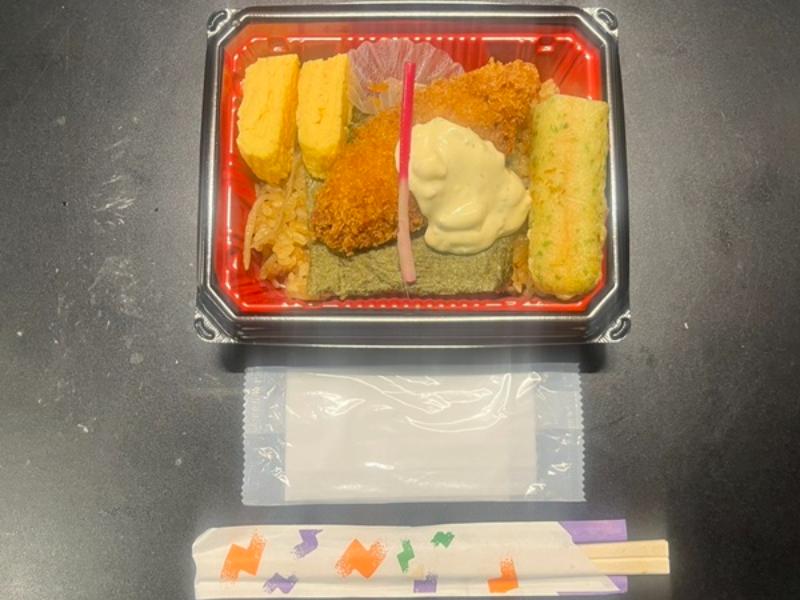 しめじ＆きんぴらの炊き込みご飯の海苔弁当