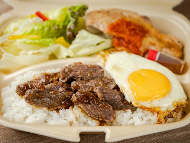 厳選ハラミとトマトソースのチキンステーキ弁当
