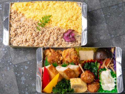 鶏の唐揚げ×鶏の照り焼き弁当