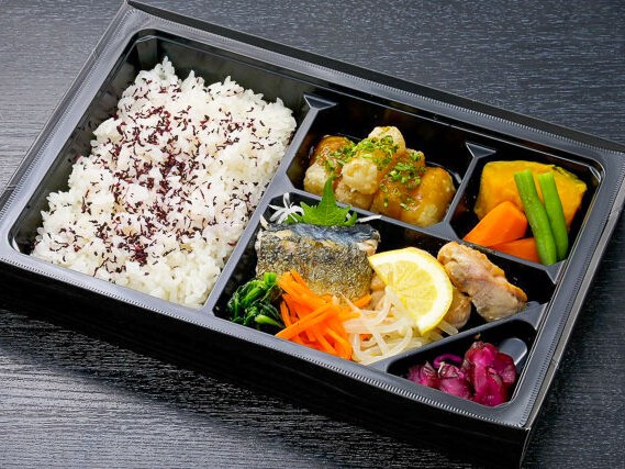 鯖と鶏の塩焼き弁当