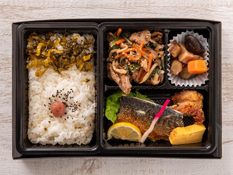 牛焼肉と鯖の塩焼き高菜幕の内弁当