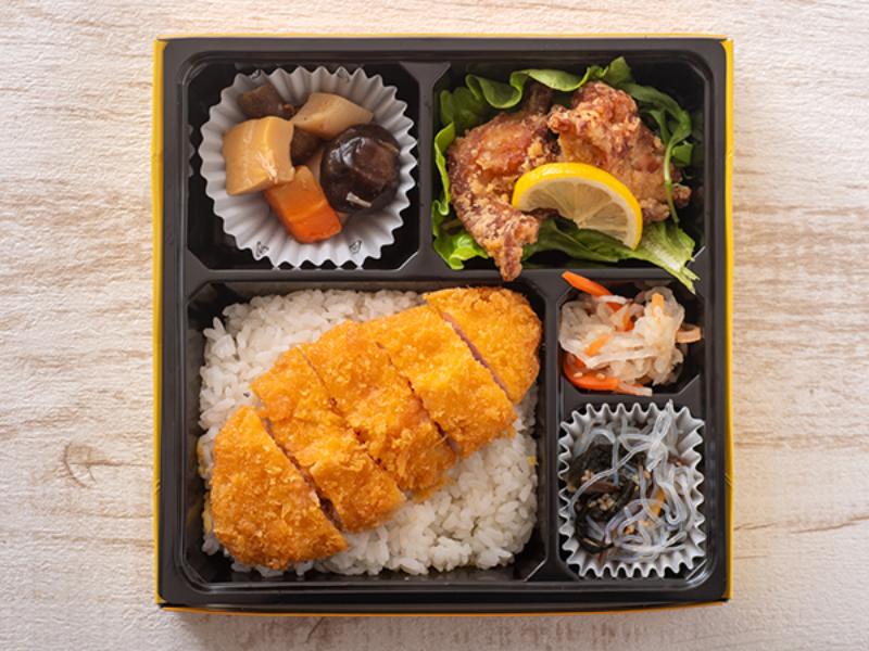 鶏の唐揚げと豚カツのせ弁当