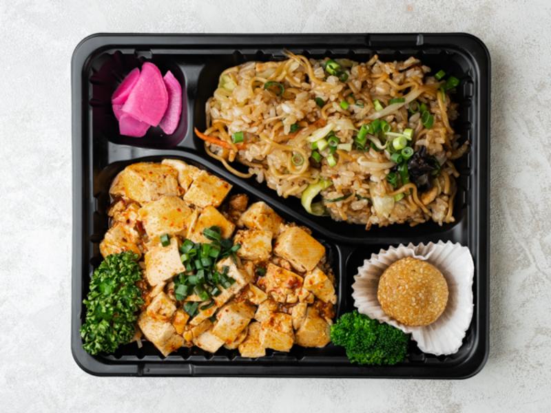 焼きそばチャーハン麻婆豆腐弁当