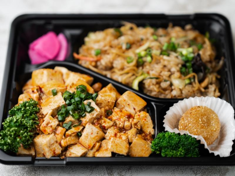 焼きそばチャーハン麻婆豆腐弁当