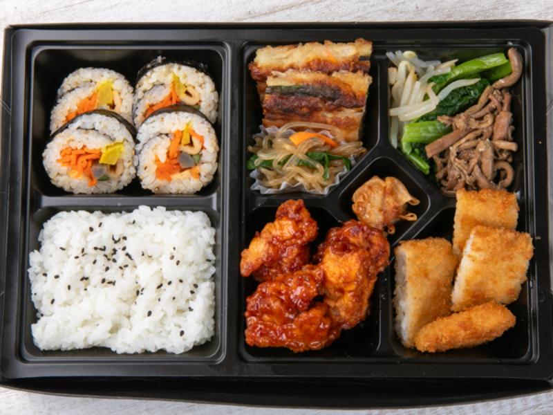 【欲張りコンビ！】ヤンニョムチキン＆センソンカツ弁当